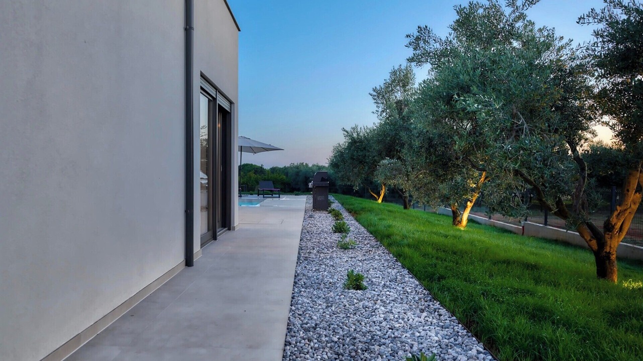 Photo of Patio Balcony in Loborika