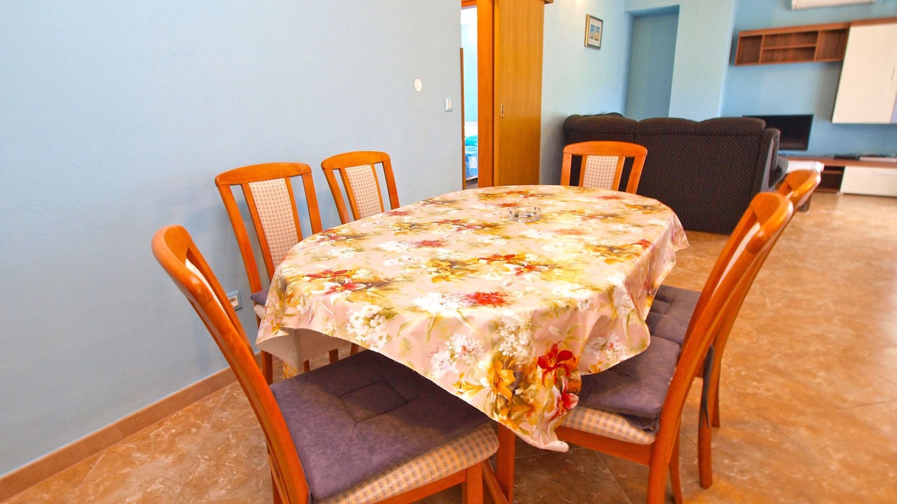 Photo of Livingroom in Flengi