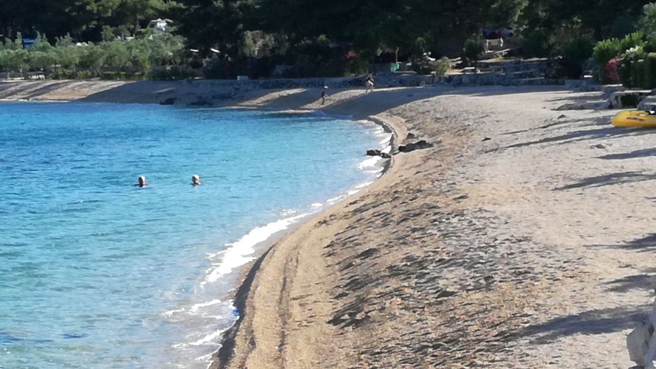 Photo of Others in Cres