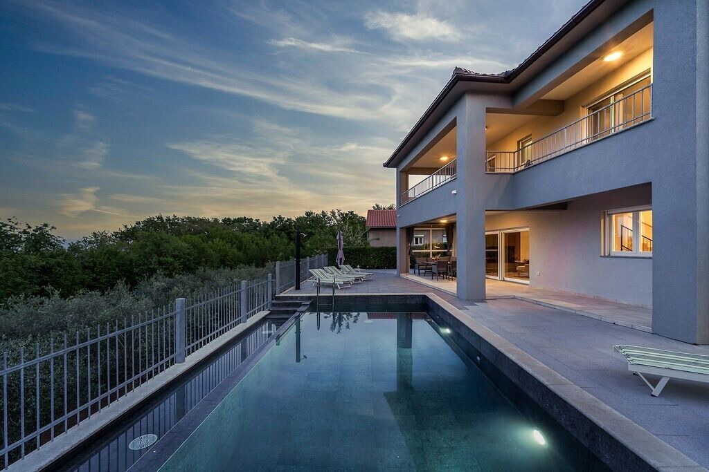 Photo of Outdoor in Risika