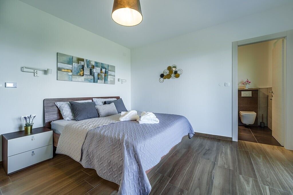 Photo of Bedroom in Risika
