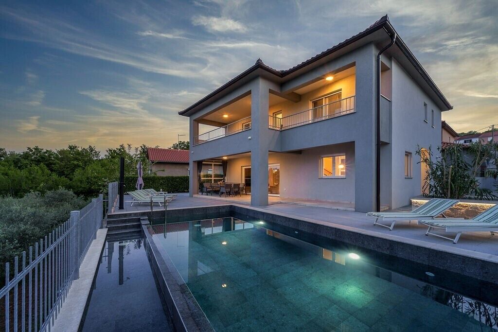 Photo of Outdoor in Risika