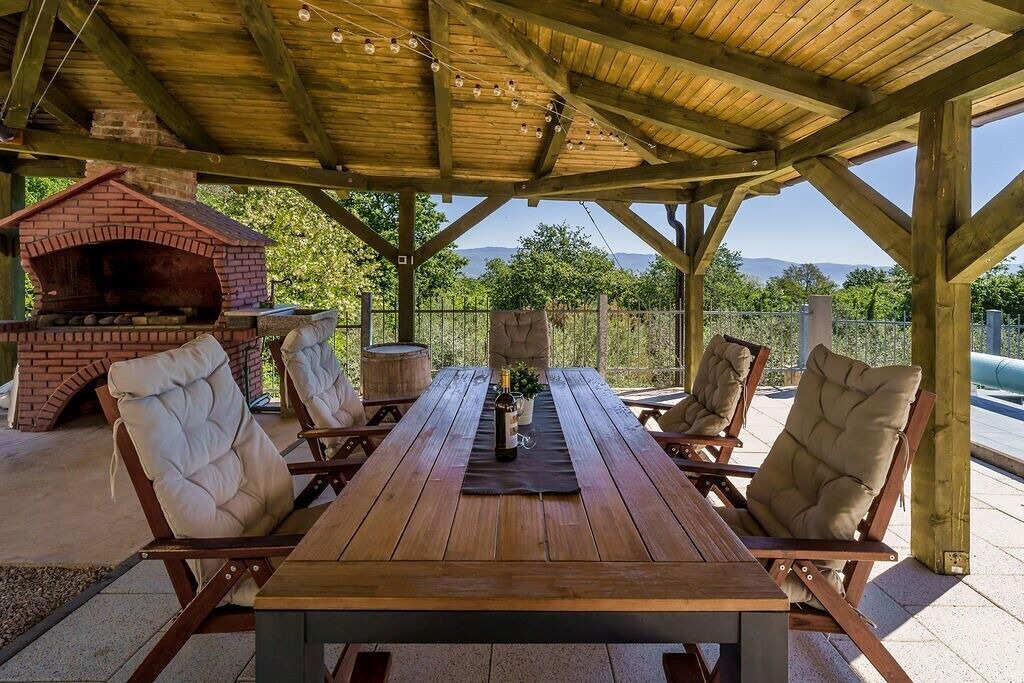 Photo of Outdoor in Risika