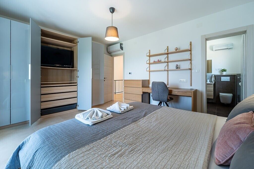 Photo of Bedroom in Risika