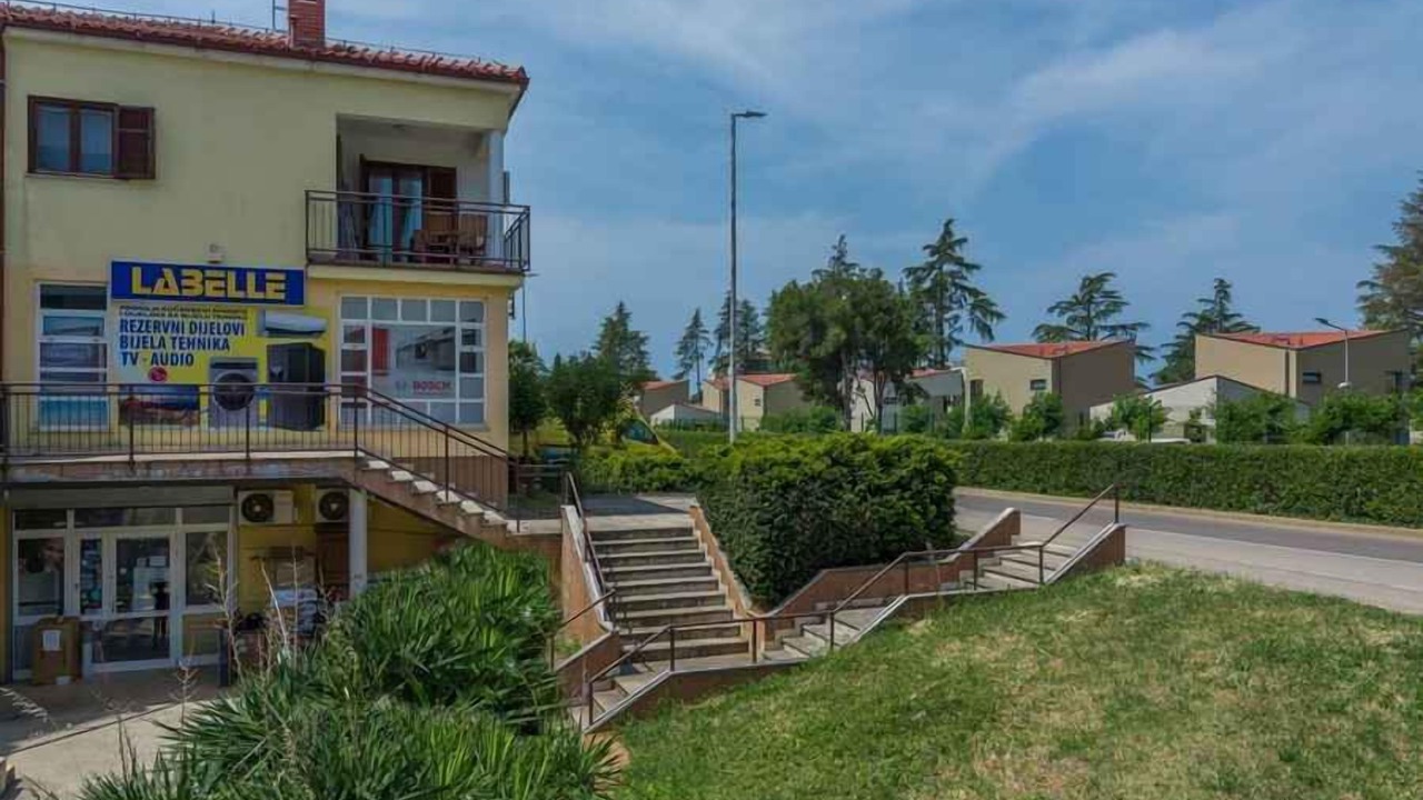 Photo of Outdoor in Spadici