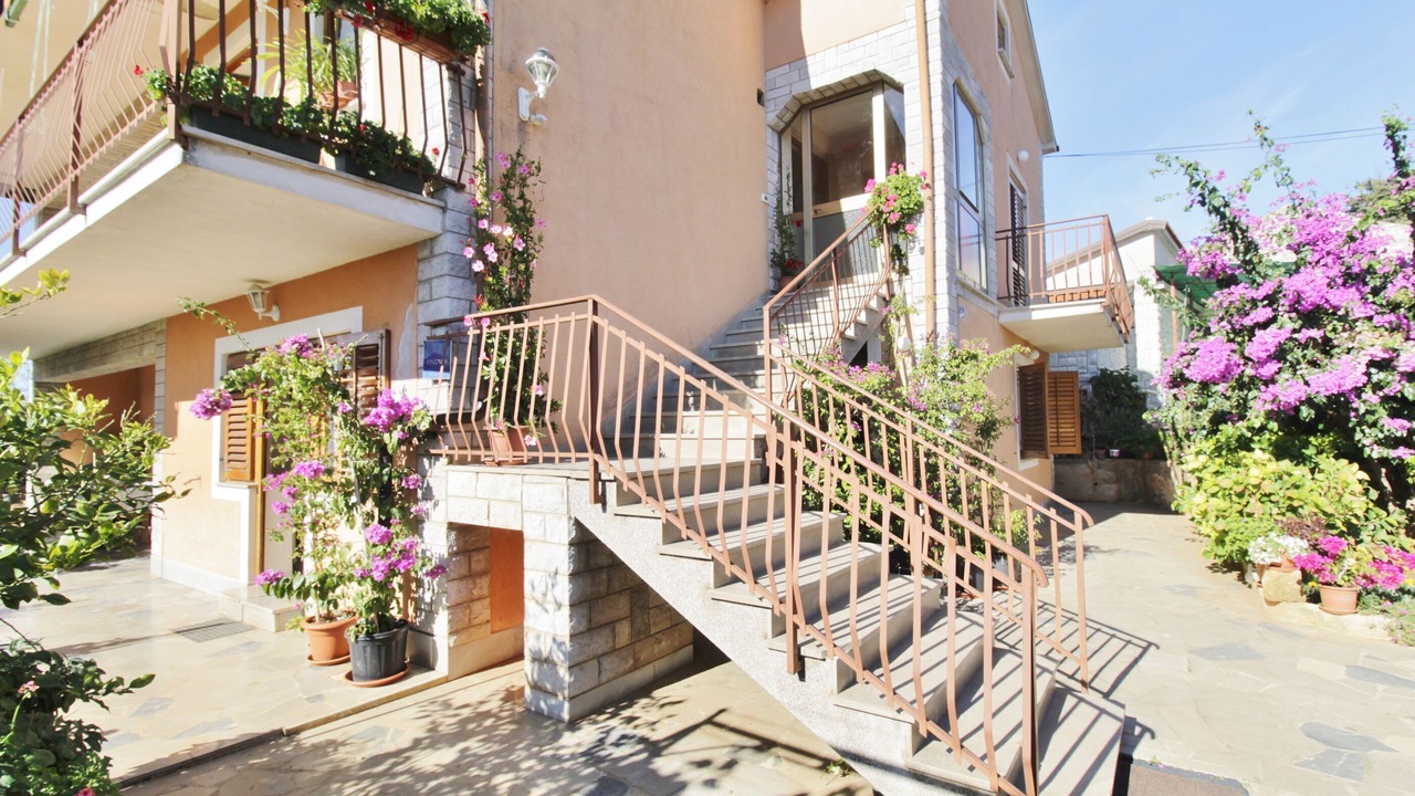 Photo of Outdoor in Basanija