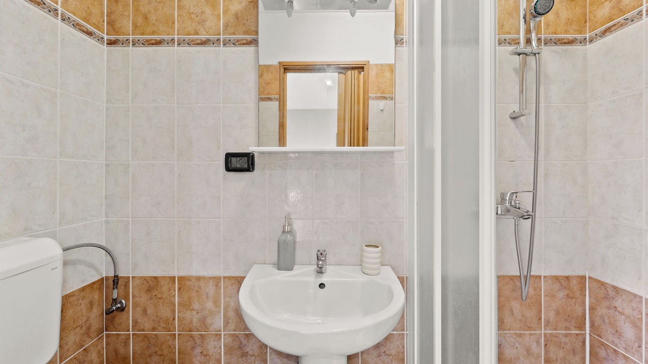 Photo of Bathroom in Matohanci