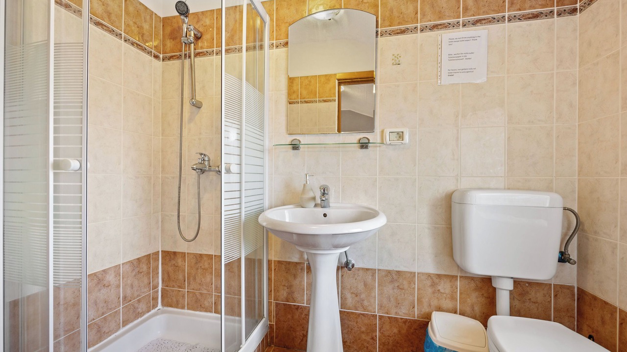 Photo of Bathroom in Matohanci