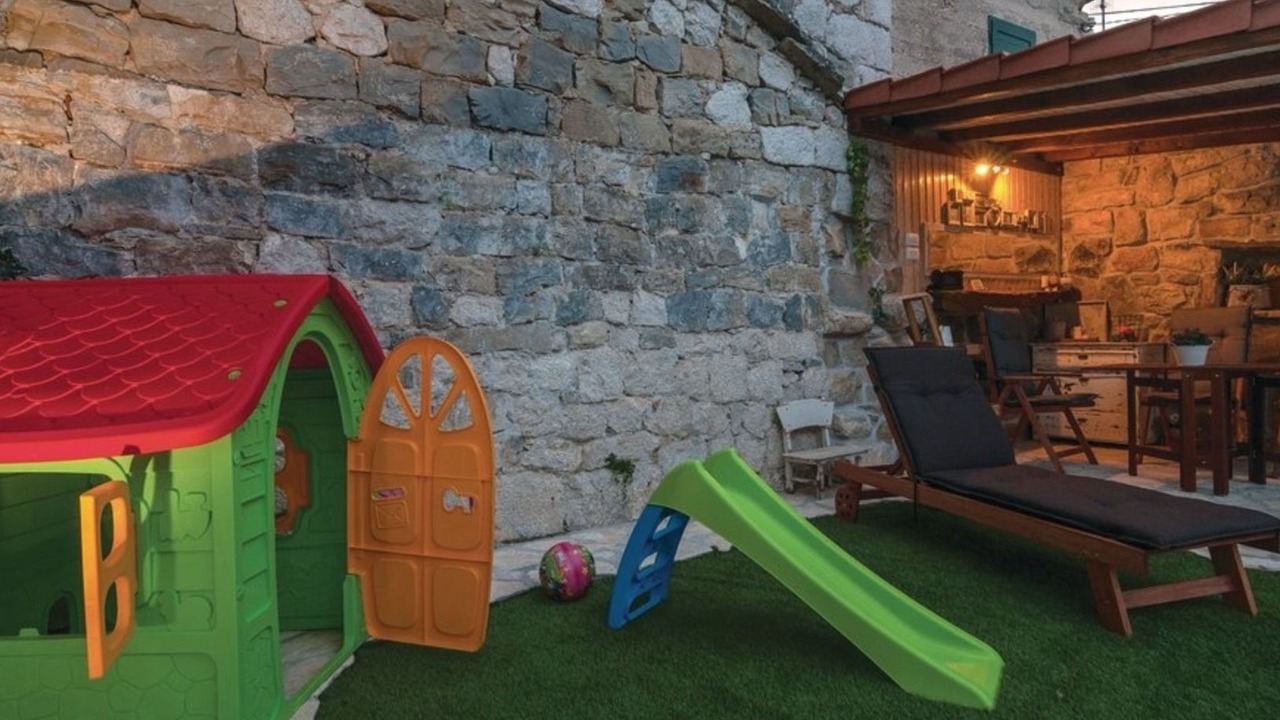 Photo of Outdoor in Srinjine