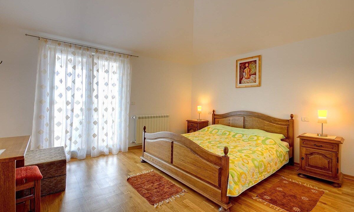 Photo of Bedroom in Gajana