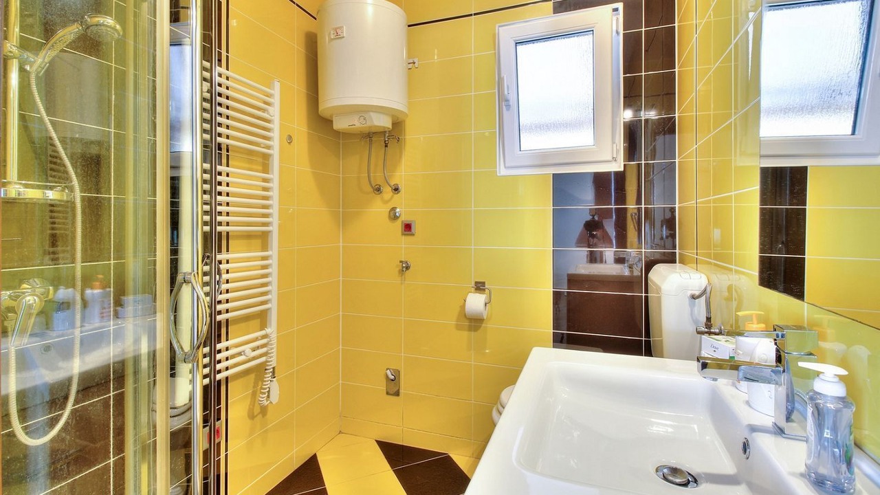 Photo of Bathroom in Katoro