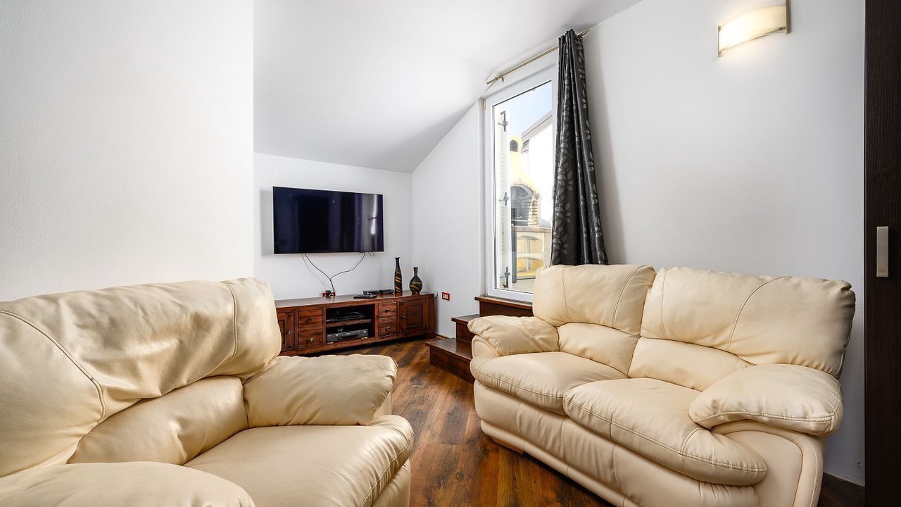 Photo of Livingroom in Katoro