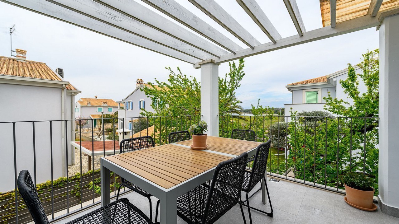 Photo of Outdoor in Basanija