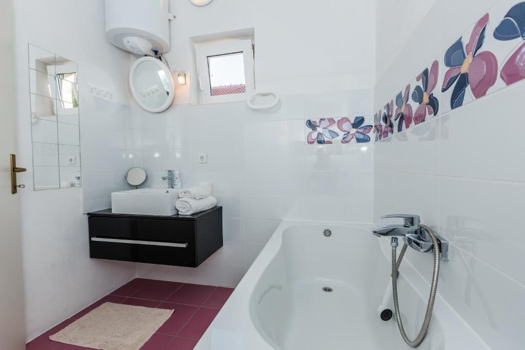 Photo of Bathroom in Cove Osibova (Milna)