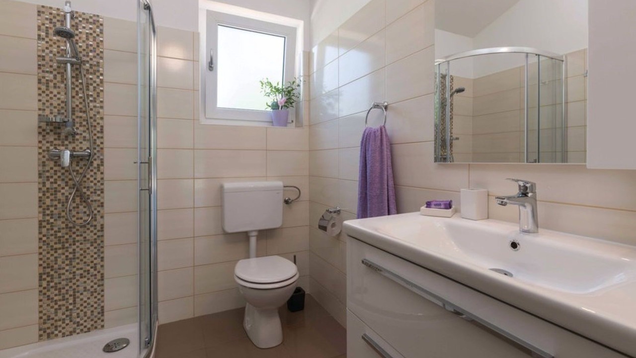Photo of Bathroom in Gajana
