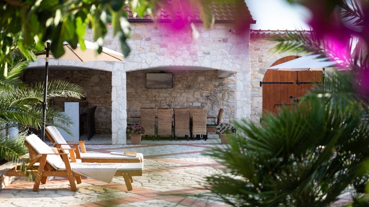 Photo of Patio Balcony in Islam Grcki