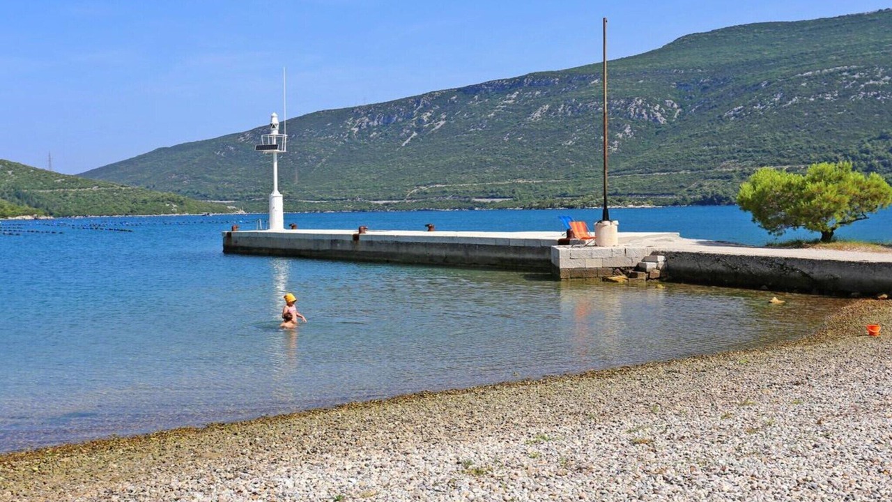 Photo of Others in Broce