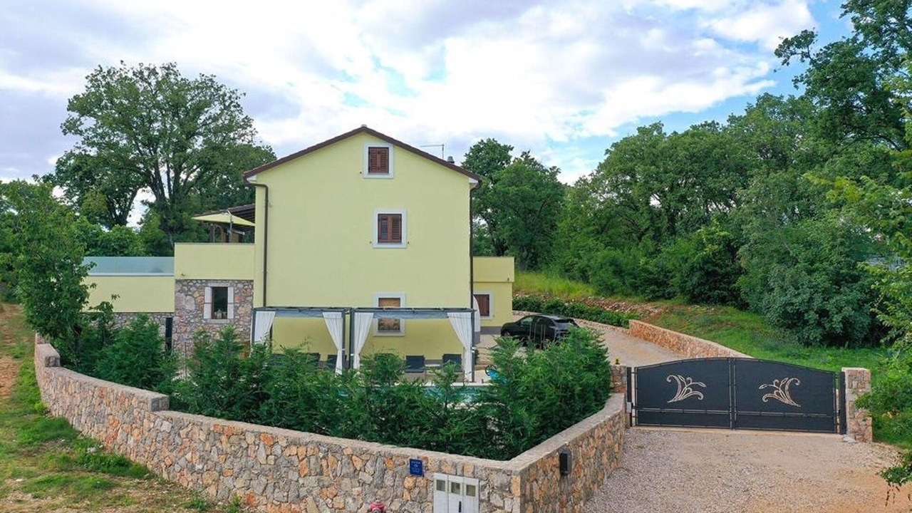 Photo of Outdoor in Risika