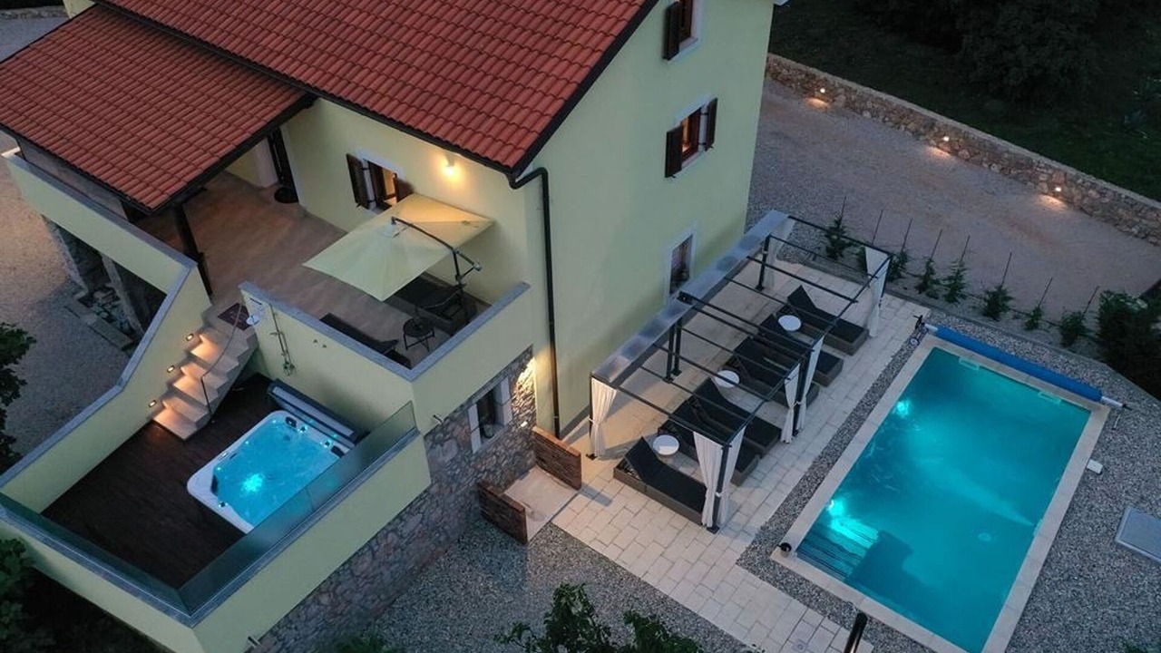 Photo of Outdoor in Risika