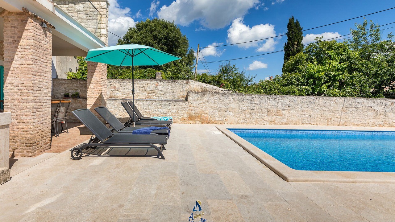 Photo of Outdoor in Peroj