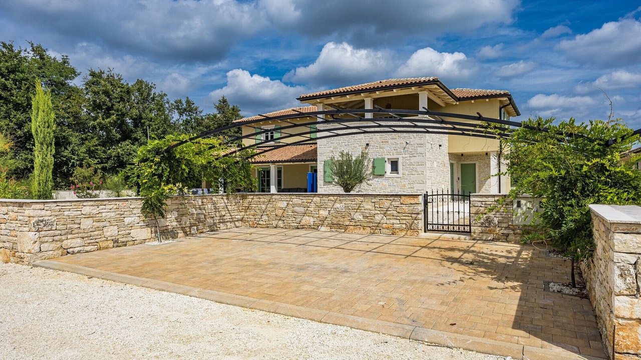 Photo of Outdoor in Ferlini