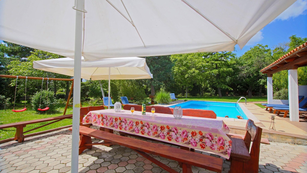 Photo of Outdoor in Brgod