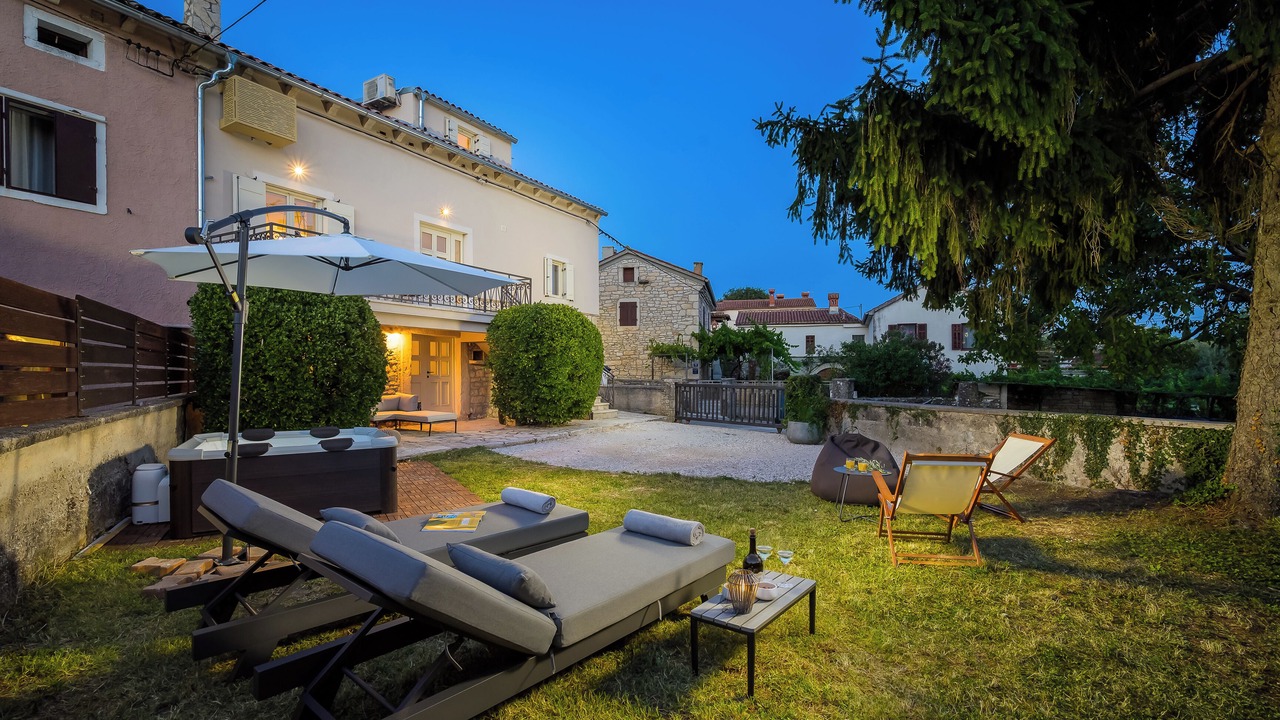 Photo of Patio Balcony in Peresiji