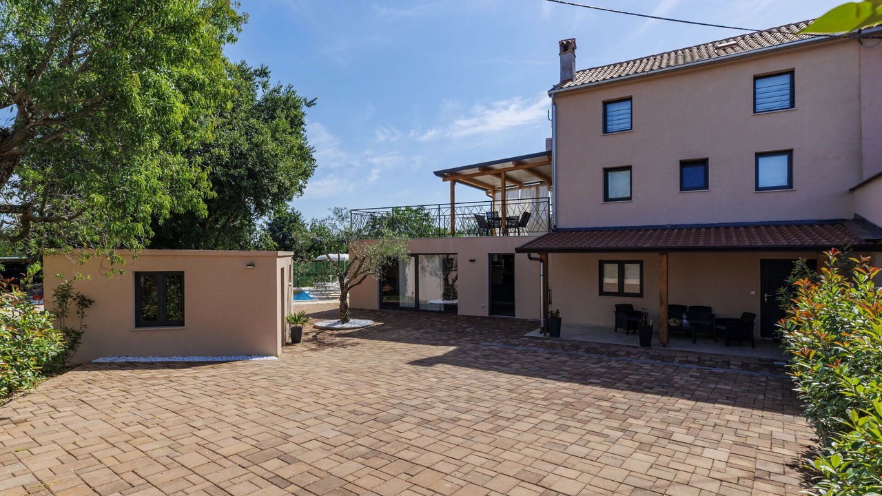 Photo of Outdoor in Radini