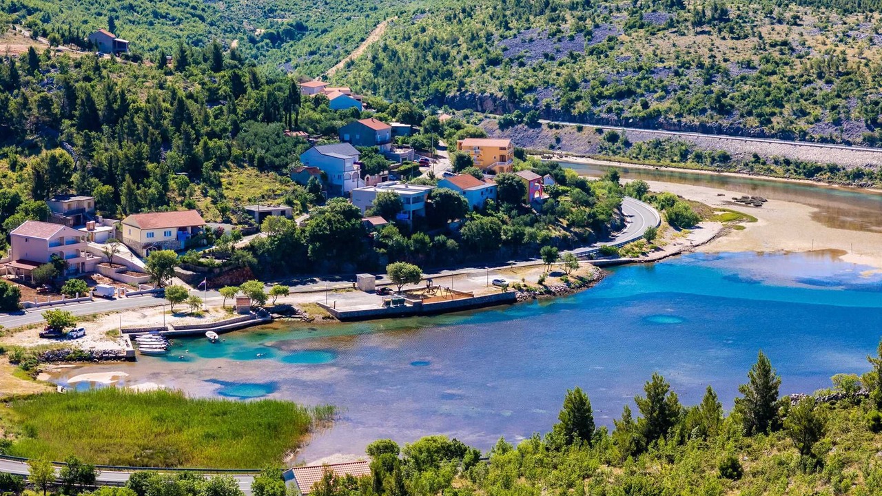 Photo of Outdoor in Seline