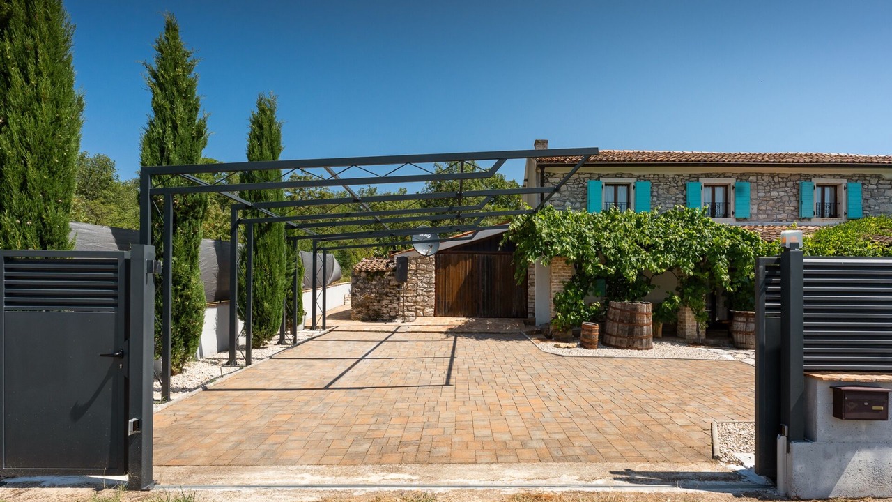 Photo of Outdoor in Vardica