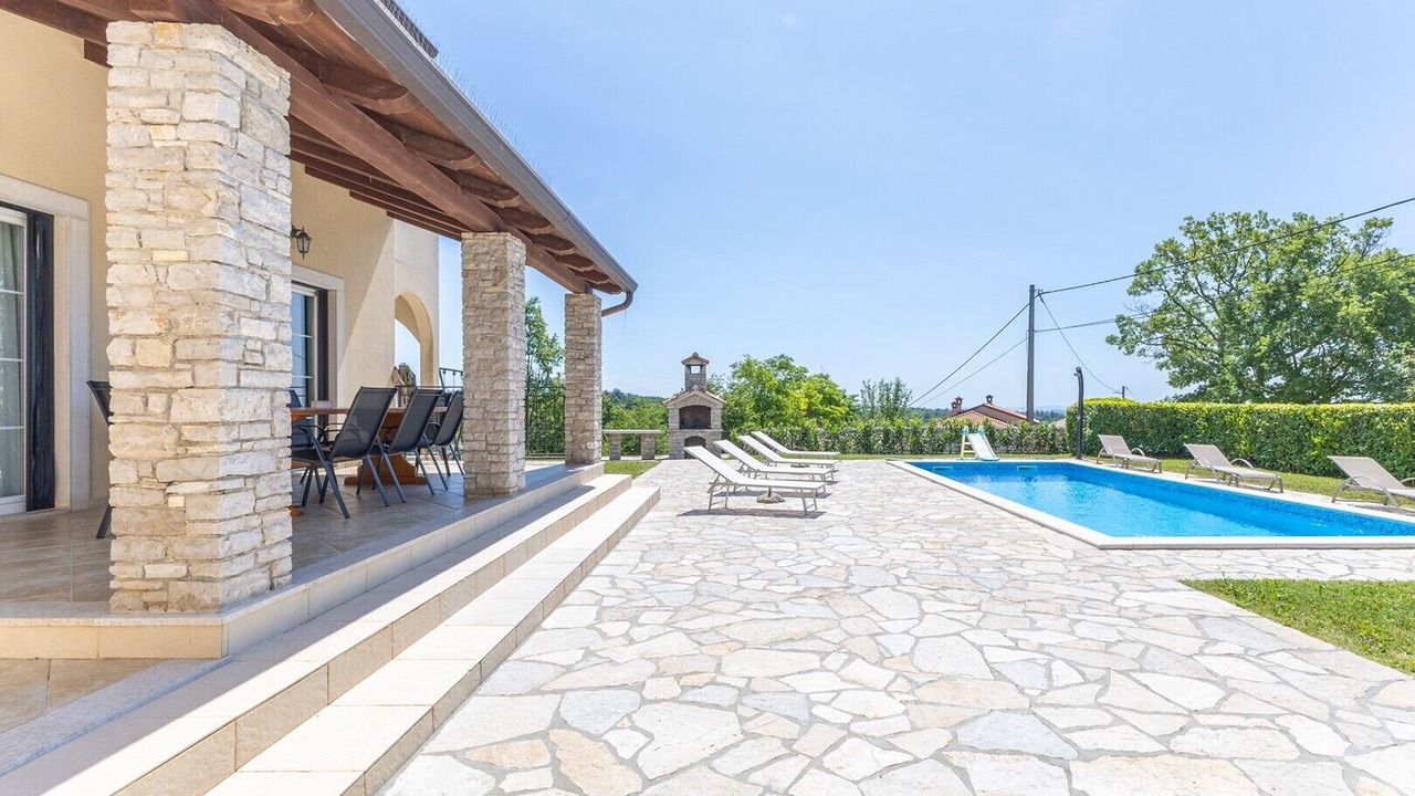 Photo of Outdoor in Gracisce