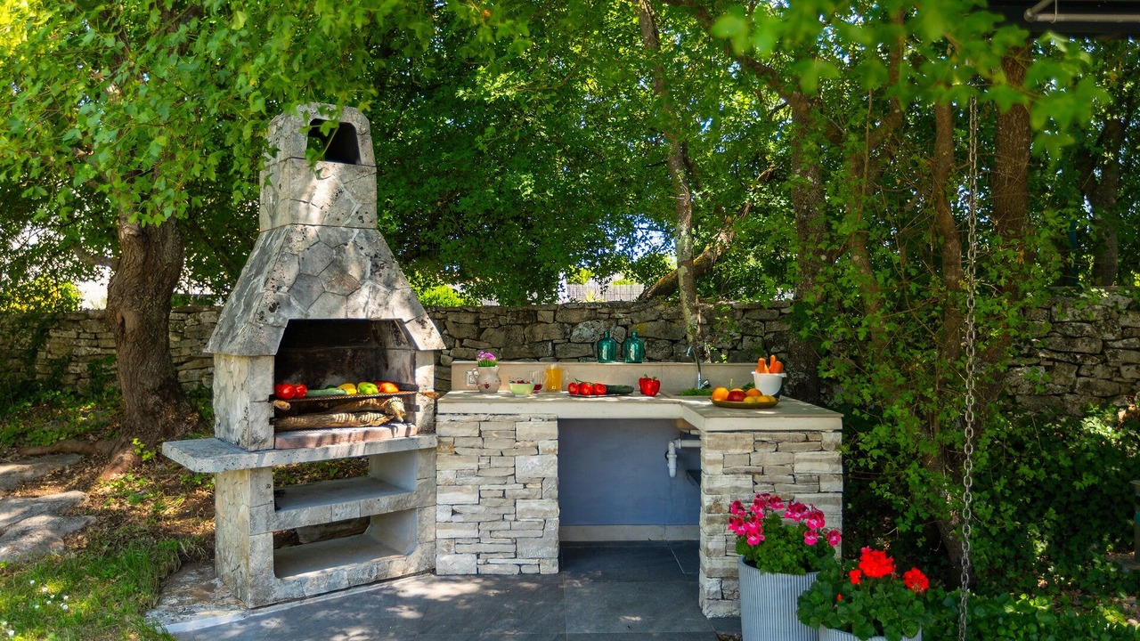 Photo of Outdoor in Krmed