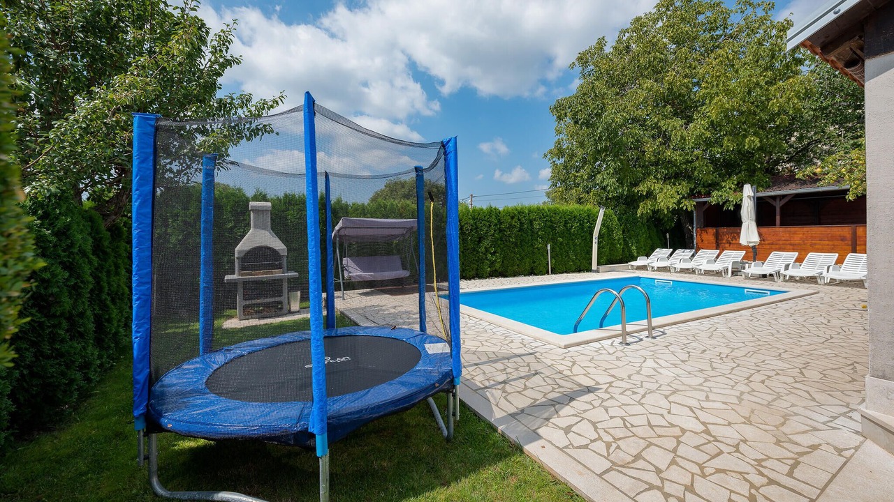 Photo of Outdoor in Lindar