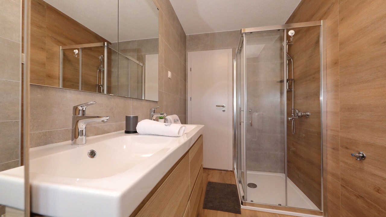 Photo of Bathroom in Seline