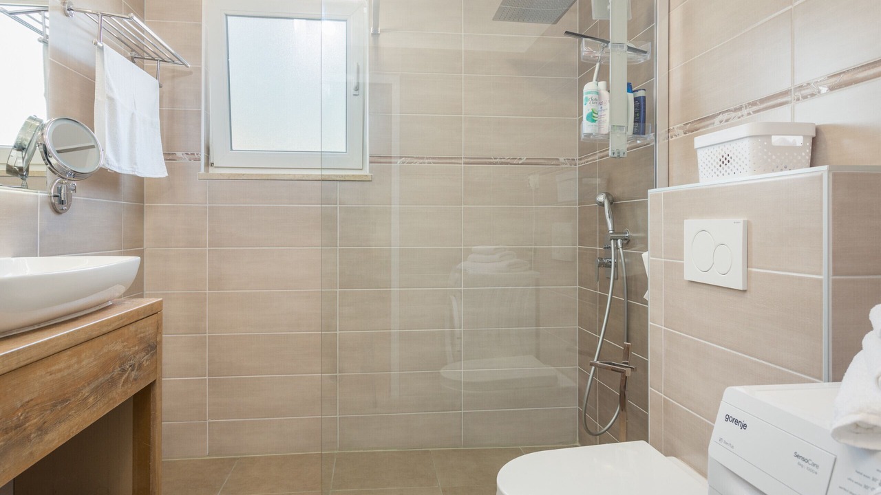 Photo of Bathroom in Matohanci