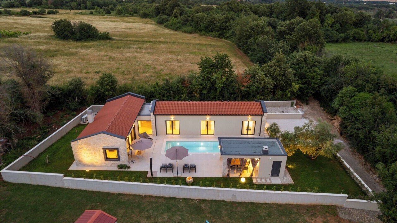Photo of Outdoor in Loborika