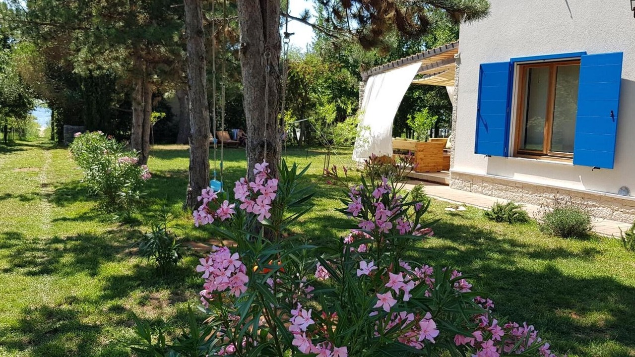 Photo of Outdoor in Peroj