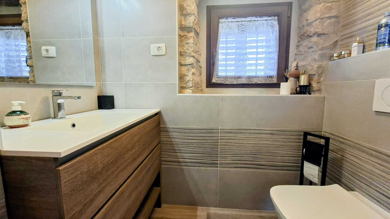 Photo of Bathroom in Vardica