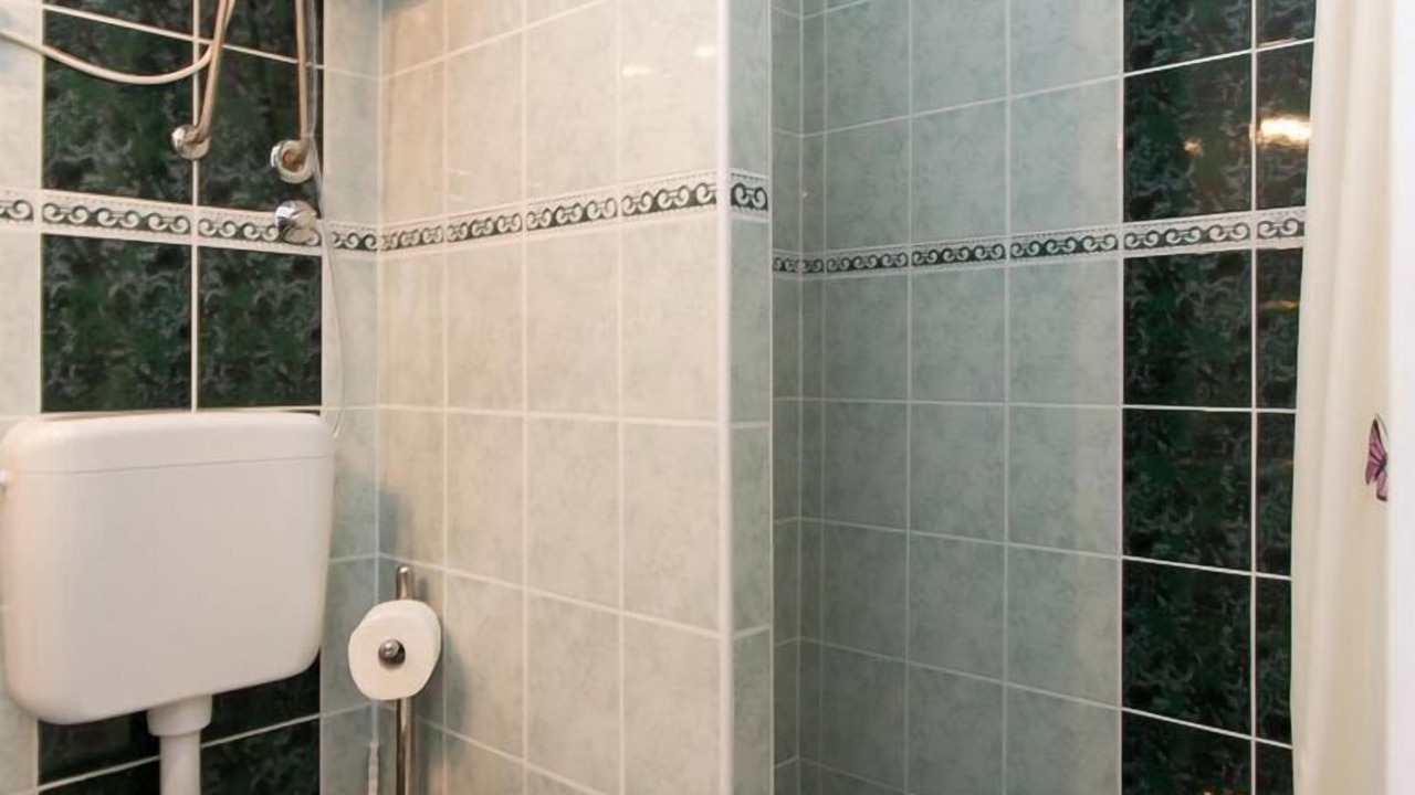 Photo of Bathroom in Pile