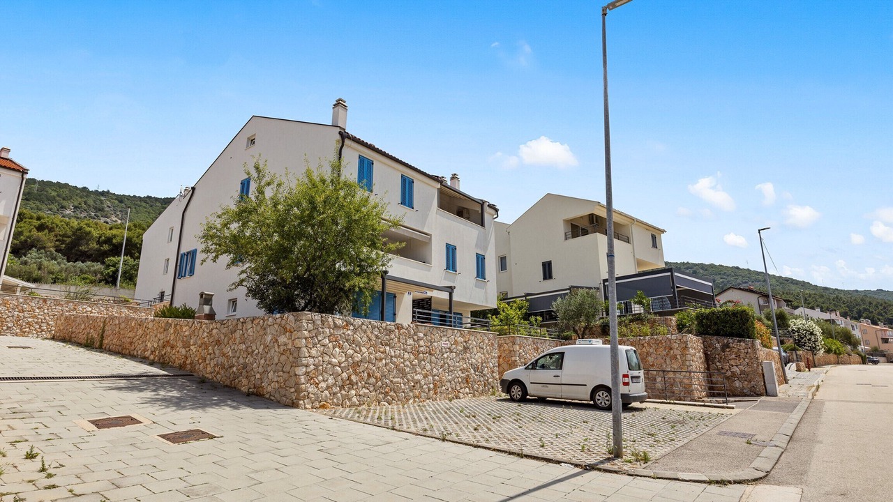 Photo of Outdoor in Cres