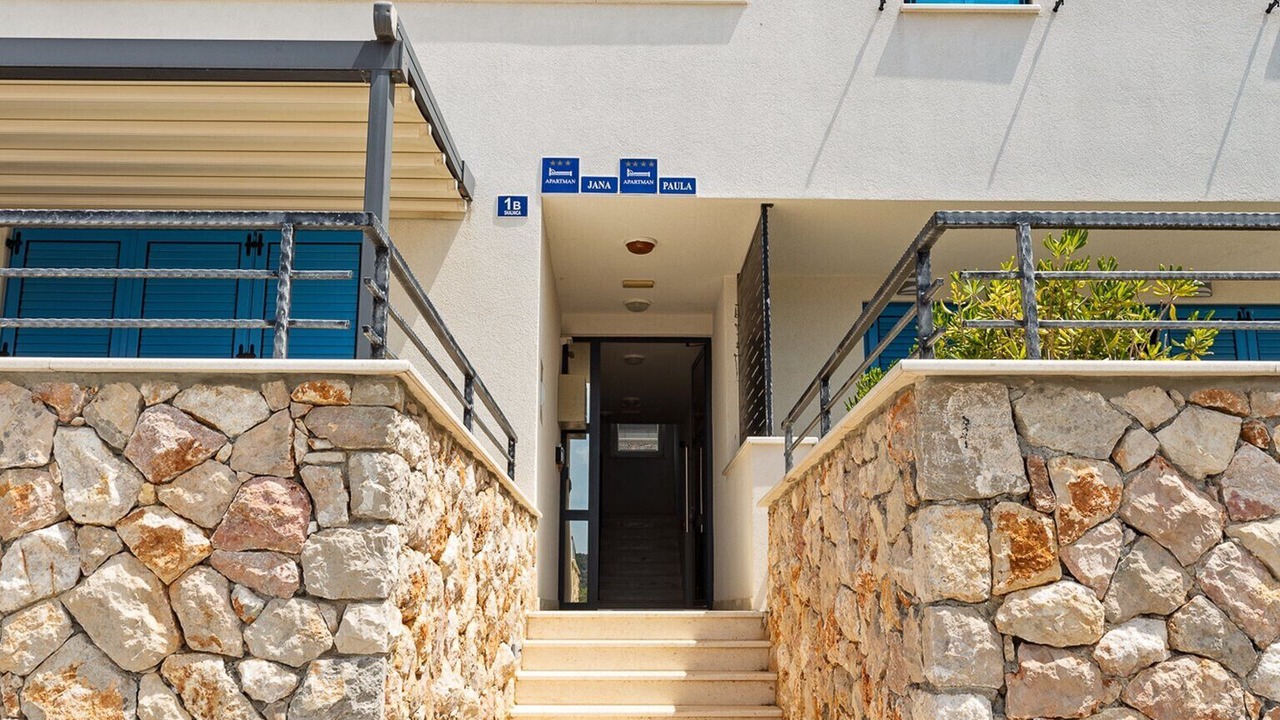 Photo of Outdoor in Cres