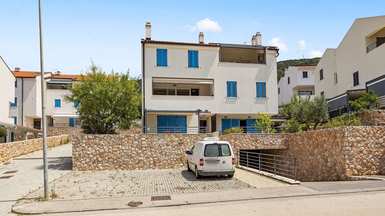Photo of Outdoor in Cres