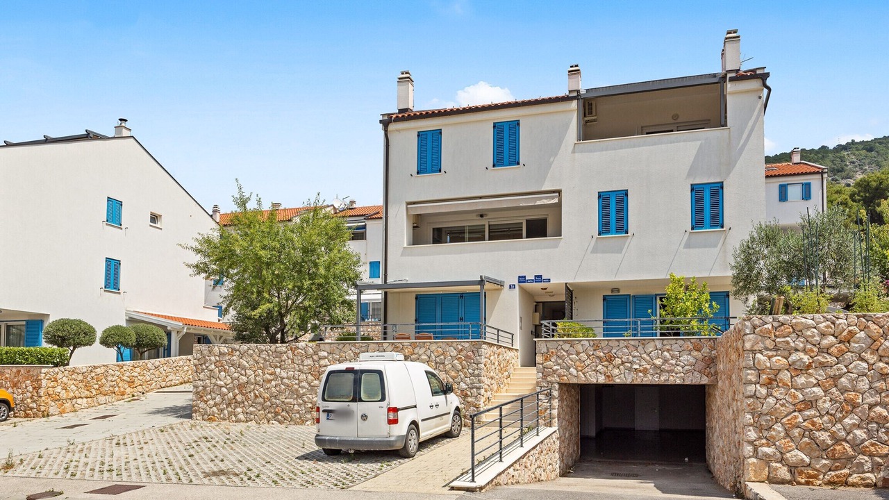 Photo of Outdoor in Cres