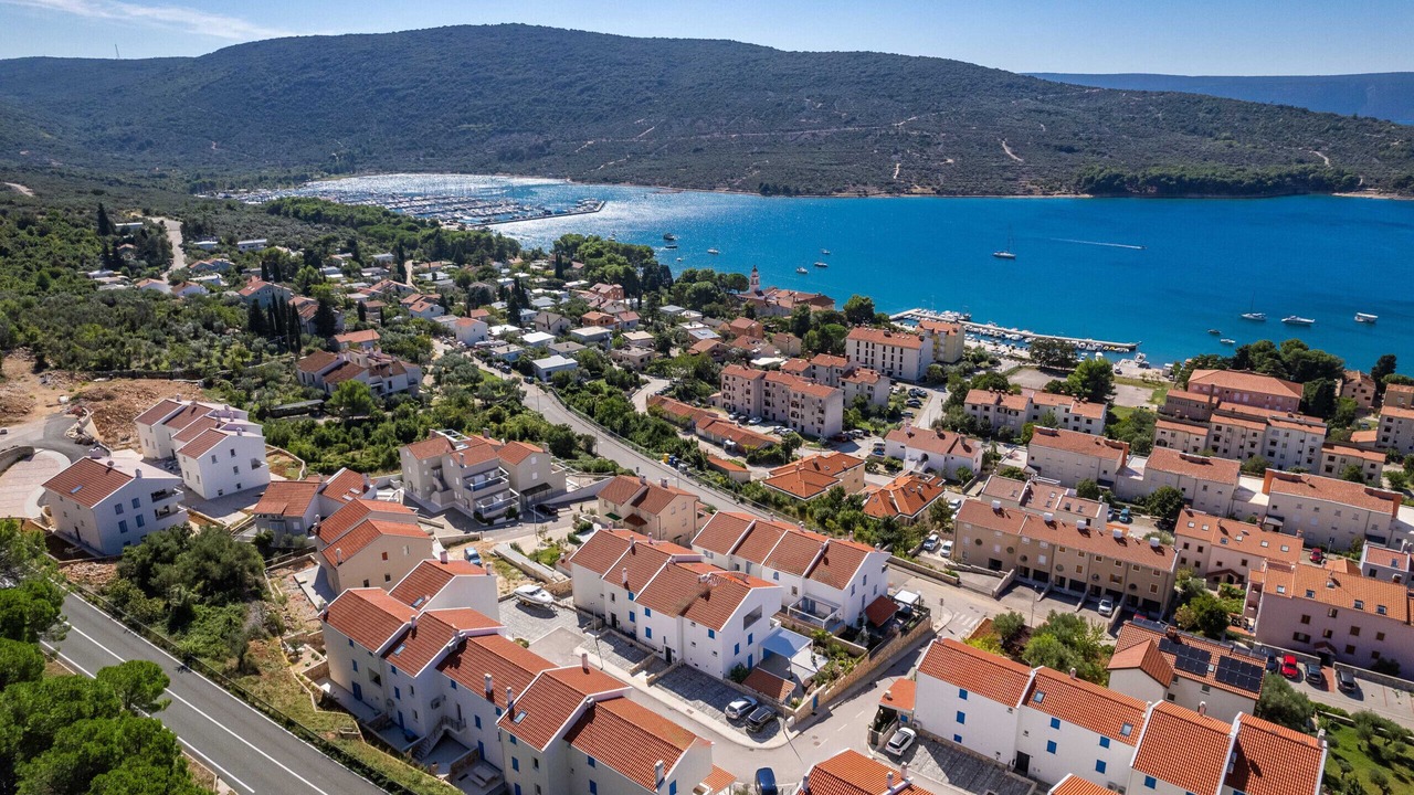 Photo of Outdoor in Cres