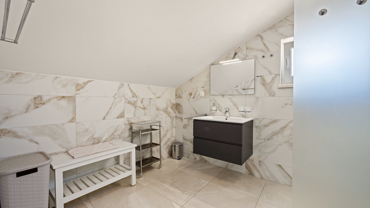 Photo of Bathroom in Cres
