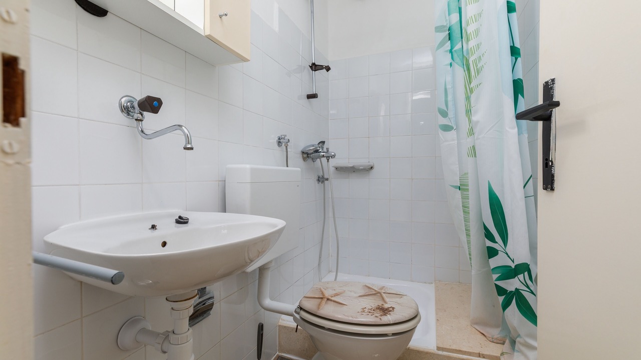 Photo of Bathroom in Brela