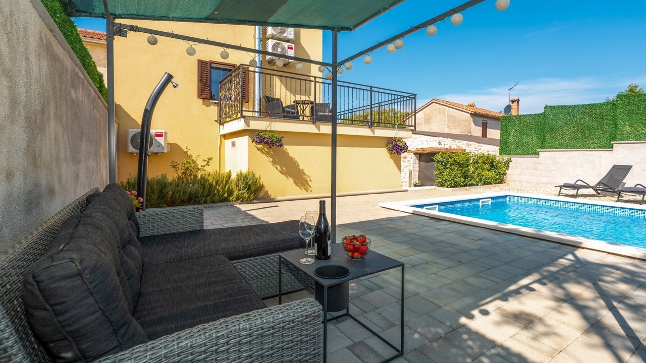 Photo of Patio Balcony in Deklici