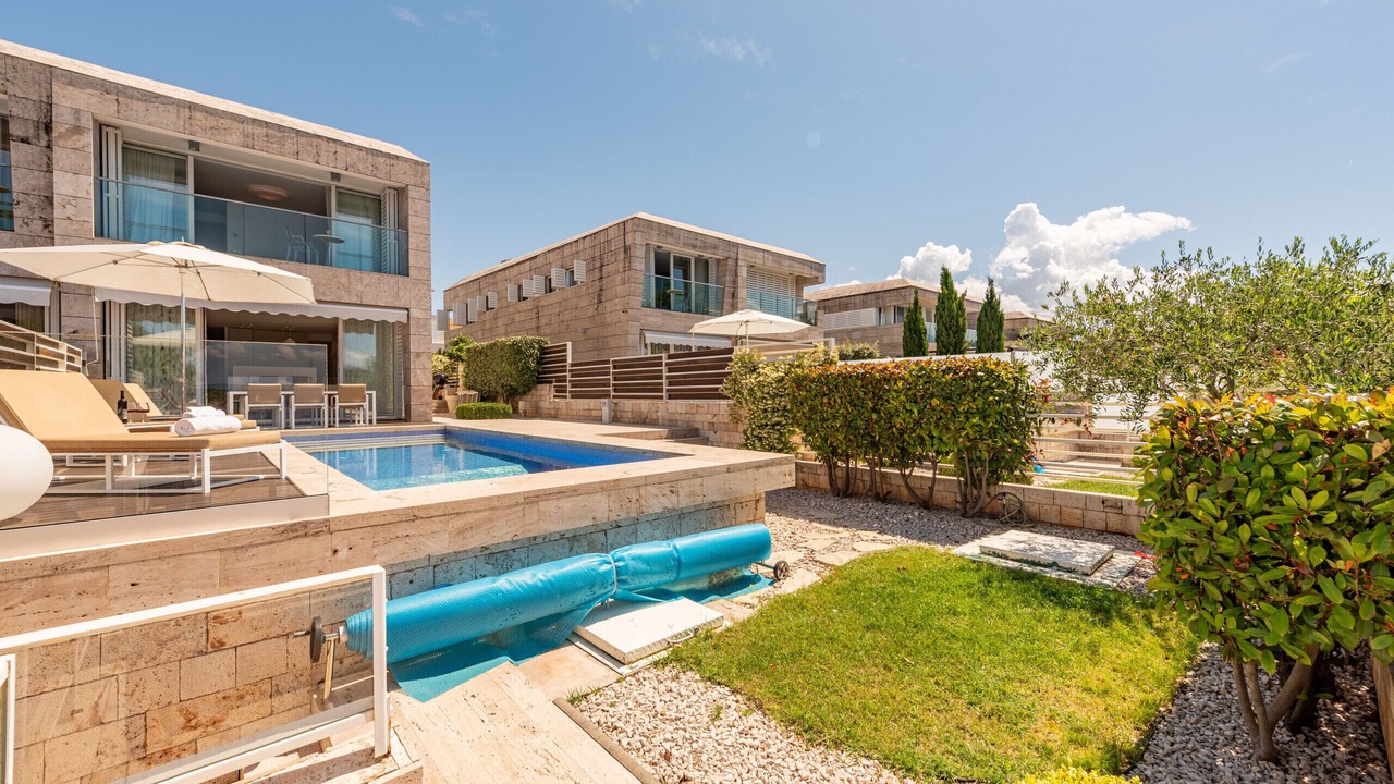 Photo of Outdoor in Petrcane