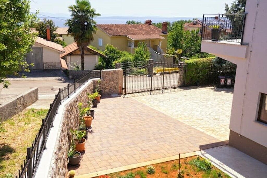 Photo of Outdoor in Opric