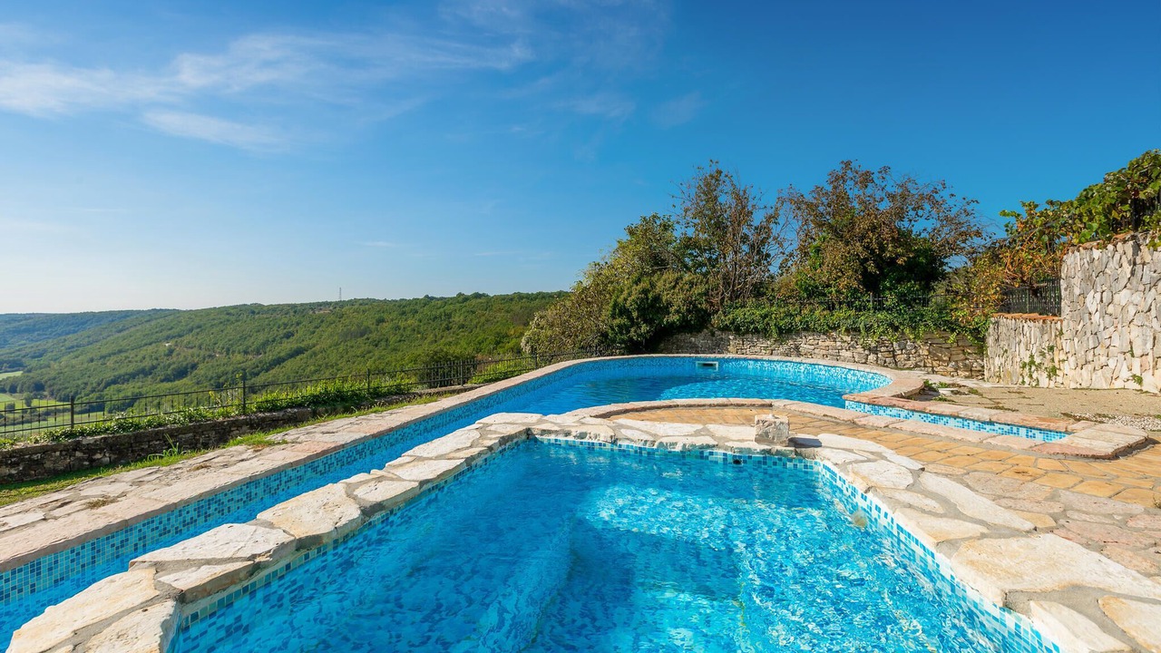 Photo of Outdoor in Tinjan